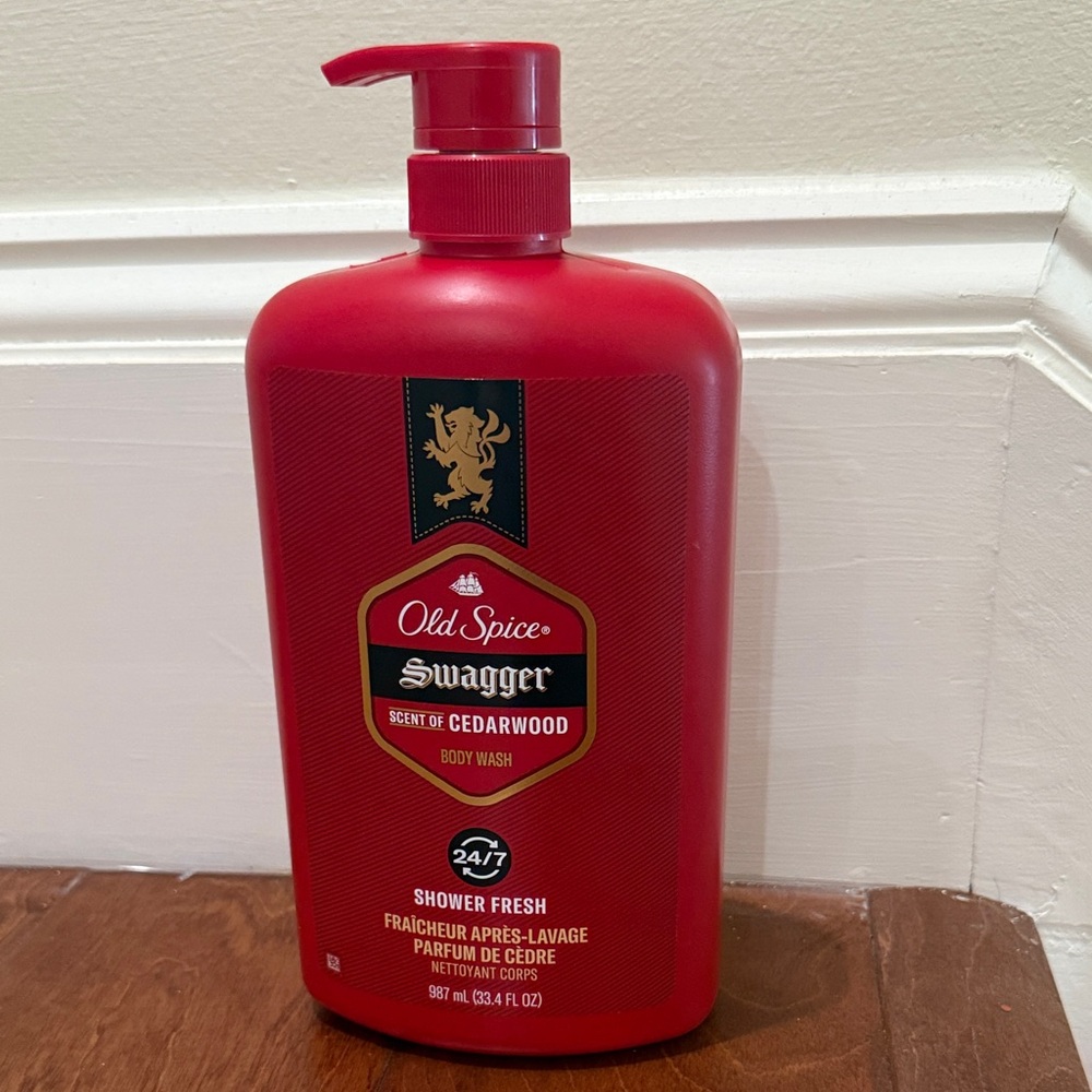 Old Spice Swagger Cedarwood Body Wash